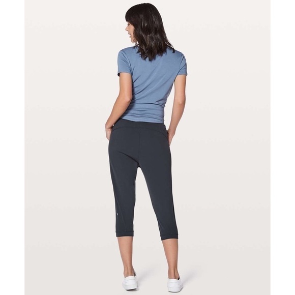 Lululemon Rejuvenate Crop 18 Pants - Picture 2 of 6
